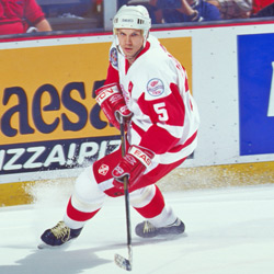picture of Nicholas Lidstrom skating